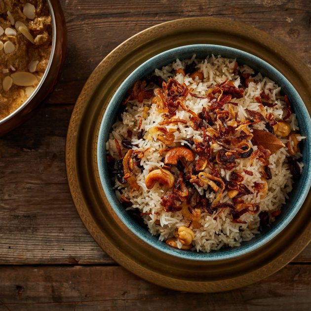 Sada pulao - Bengali pulao with cashews and raisins