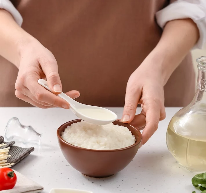 How to perfectly season sushi rice