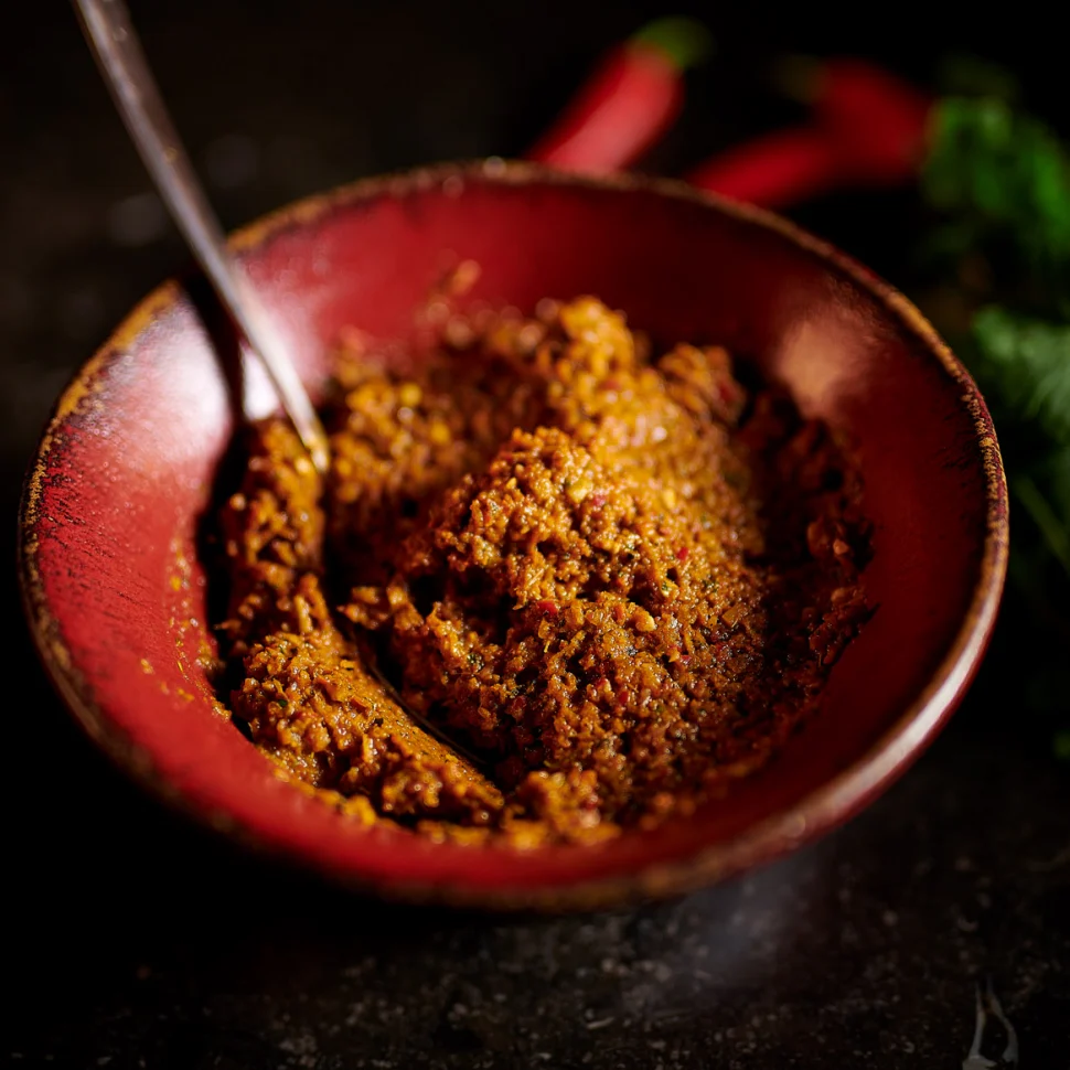 Zo bereid je rode of groene currypasta