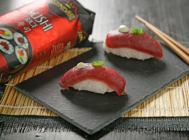 Niguiris de atún con mayonesa de wasabi