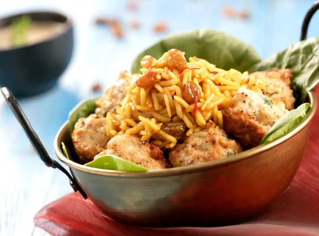 Albóndigas de pavo con arroz Basmati salteado con pasas