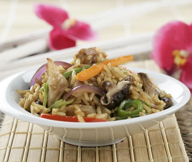 Arroz thai con cerdo