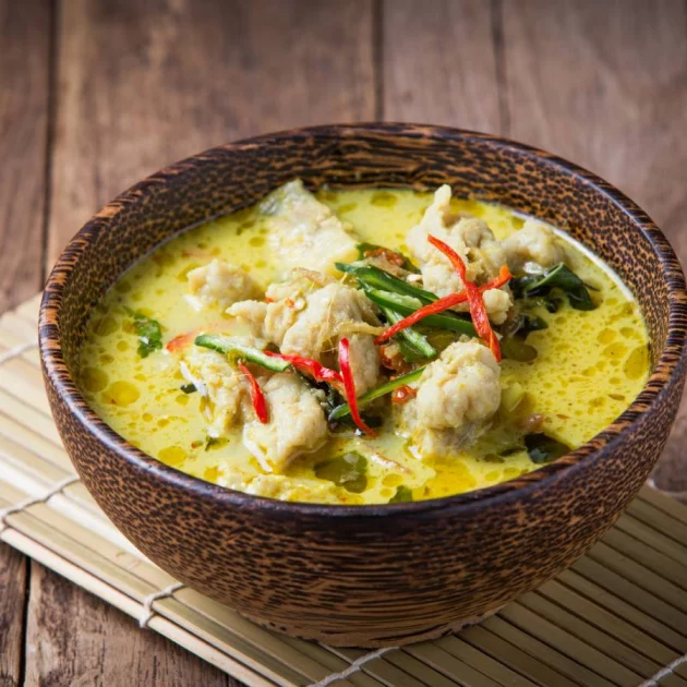 Curry de pescado y coco con arroz Basmati