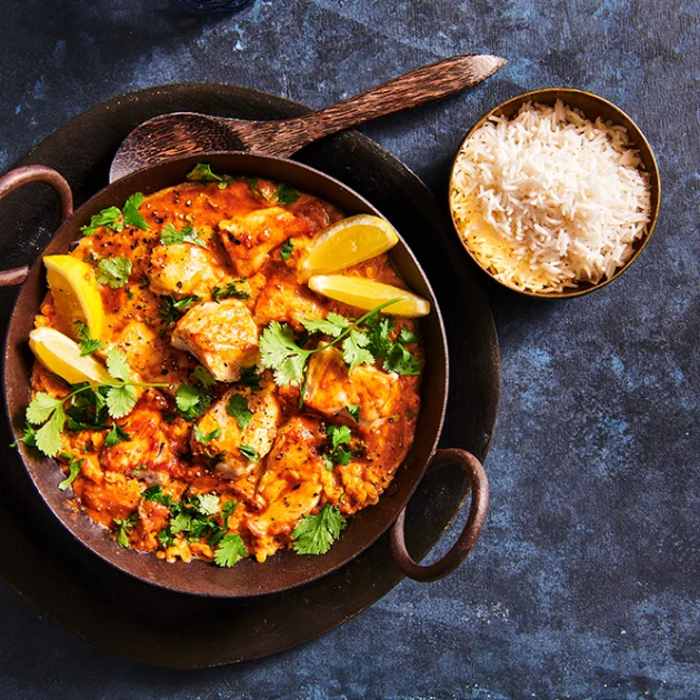 Tikka Masala met kip, kokosmelk, rode linzen, citroen en koriander